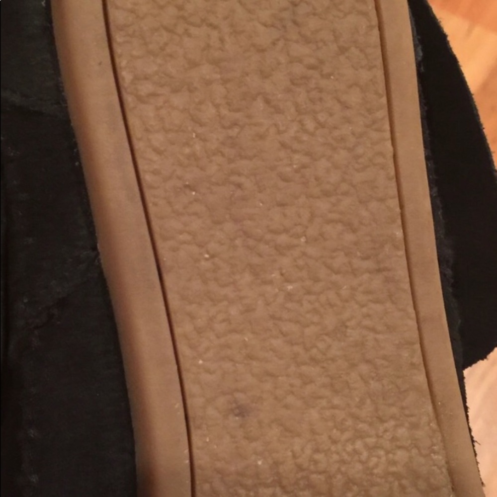 Toms - Picture 2 of 8